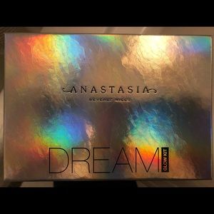 Anastasia Beverlyhills dream glow kit